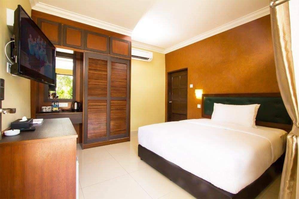 New Kesuma Villa Exclusive Stay Parit Raja Luaran gambar